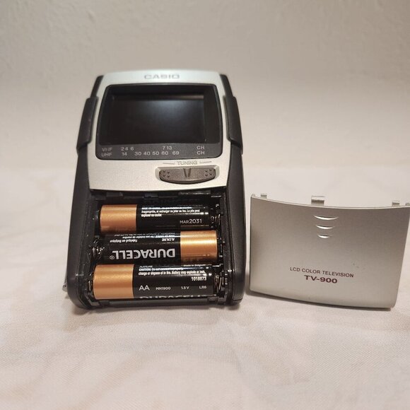 Casio TV-900B Mini Hand Held Television Battery Operated w/Pull-Out‎ Antenna - Picture 2 of 10